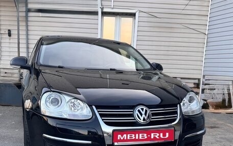 Volkswagen Jetta VI, 2010 год, 750 000 рублей, 1 фотография