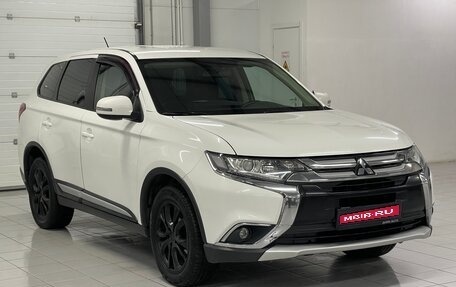 Mitsubishi Outlander III рестайлинг 3, 2015 год, 1 749 000 рублей, 1 фотография