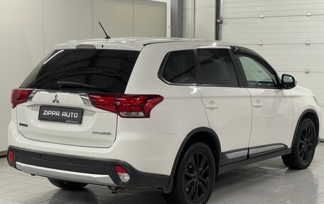 Mitsubishi Outlander III рестайлинг 3, 2015 год, 1 749 000 рублей, 4 фотография