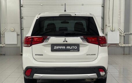 Mitsubishi Outlander III рестайлинг 3, 2015 год, 1 749 000 рублей, 5 фотография