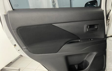 Mitsubishi Outlander III рестайлинг 3, 2015 год, 1 749 000 рублей, 21 фотография