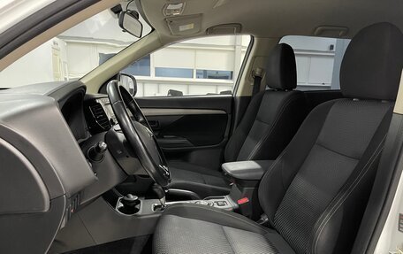 Mitsubishi Outlander III рестайлинг 3, 2015 год, 1 749 000 рублей, 20 фотография