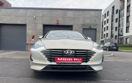 Hyundai Sonata VIII, 2019 год, 2 250 000 рублей, 2 фотография