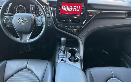 Toyota Camry, 2022 год, 2 900 000 рублей, 10 фотография