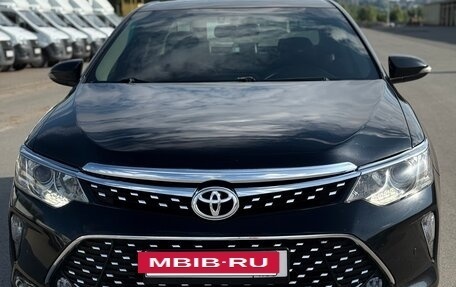Toyota Camry, 2016 год, 1 700 000 рублей, 10 фотография