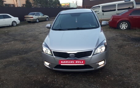 KIA cee'd I рестайлинг, 2011 год, 670 000 рублей, 2 фотография