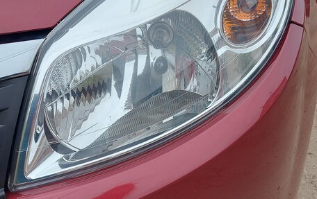 Renault Sandero I, 2013 год, 680 000 рублей, 2 фотография