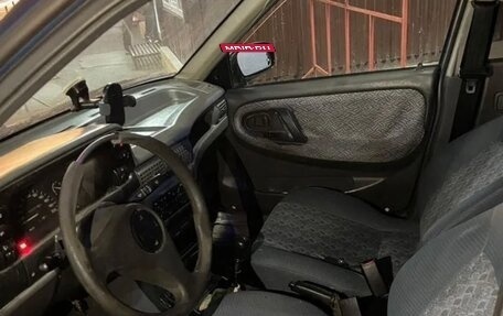Daewoo Nexia I рестайлинг, 2000 год, 100 000 рублей, 8 фотография