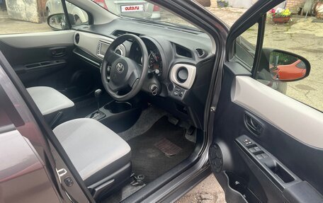 Toyota Vitz, 2013 год, 800 000 рублей, 9 фотография