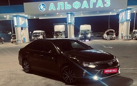 Toyota Camry, 2017 год, 2 300 000 рублей, 2 фотография