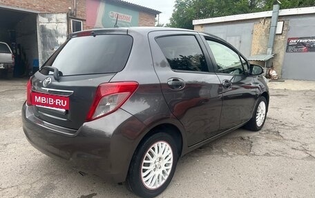 Toyota Vitz, 2013 год, 800 000 рублей, 7 фотография