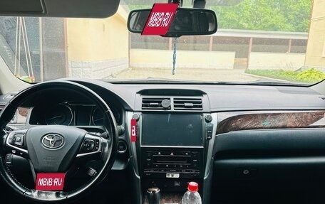 Toyota Camry, 2017 год, 2 300 000 рублей, 4 фотография