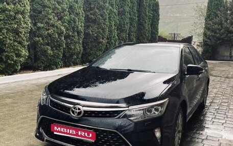 Toyota Camry, 2017 год, 2 300 000 рублей, 3 фотография