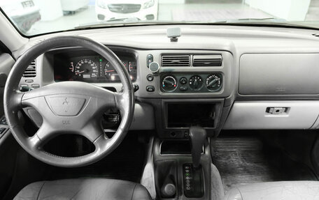 Mitsubishi Pajero Sport II рестайлинг, 1999 год, 580 000 рублей, 18 фотография