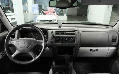 Mitsubishi Pajero Sport II рестайлинг, 1999 год, 580 000 рублей, 15 фотография