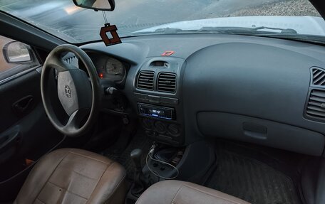 Hyundai Accent II, 2005 год, 14 фотография