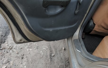 Hyundai Accent II, 2005 год, 17 фотография