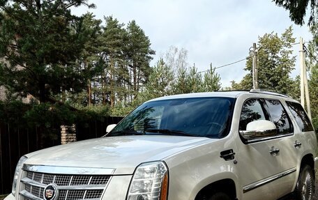 Cadillac Escalade III, 2014 год, 2 500 000 рублей, 1 фотография