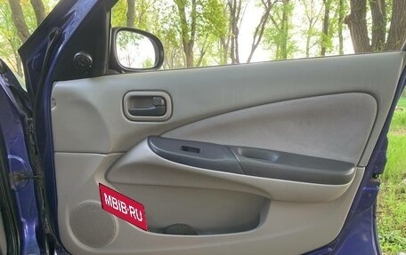 Nissan Almera, 2002 год, 300 000 рублей, 5 фотография