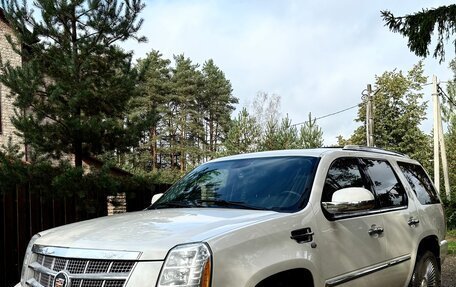 Cadillac Escalade III, 2014 год, 2 500 000 рублей, 3 фотография