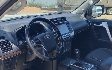 Toyota Land Cruiser Prado 150 рестайлинг 2, 2019 год, 4 135 000 рублей, 5 фотография