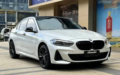BMW 1 серия, 2022 год, 1 550 000 рублей, 3 фотография
