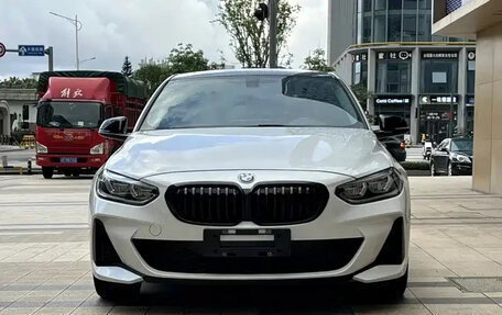 BMW 1 серия, 2022 год, 1 550 000 рублей, 2 фотография