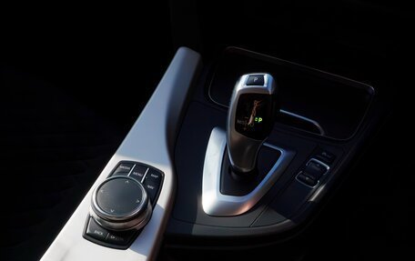 BMW 3 серия, 2017 год, 1 950 000 рублей, 28 фотография