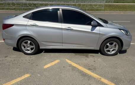 Hyundai Solaris II рестайлинг, 2013 год, 700 000 рублей, 4 фотография