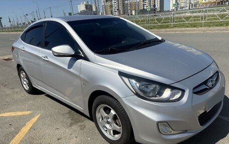 Hyundai Solaris II рестайлинг, 2013 год, 700 000 рублей, 3 фотография