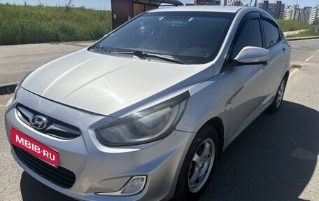 Hyundai Solaris II рестайлинг, 2013 год, 700 000 рублей, 2 фотография
