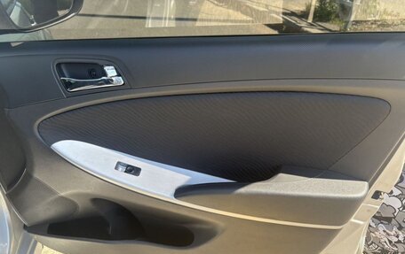 Hyundai Solaris II рестайлинг, 2013 год, 700 000 рублей, 8 фотография