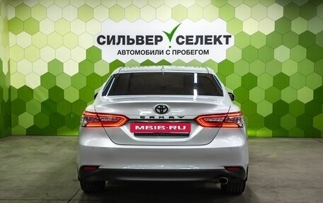 Toyota Camry, 2019 год, 2 900 000 рублей, 4 фотография