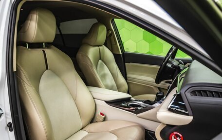 Toyota Camry, 2019 год, 2 900 000 рублей, 12 фотография