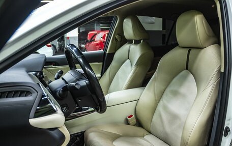 Toyota Camry, 2019 год, 2 900 000 рублей, 13 фотография