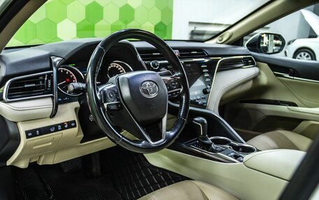 Toyota Camry, 2019 год, 2 900 000 рублей, 16 фотография