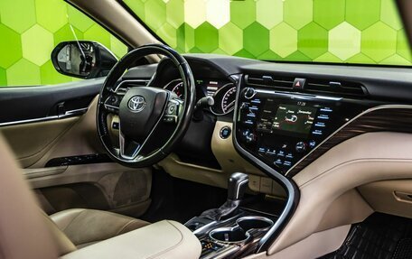 Toyota Camry, 2019 год, 2 900 000 рублей, 15 фотография