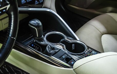 Toyota Camry, 2019 год, 2 900 000 рублей, 22 фотография