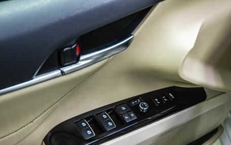 Toyota Camry, 2019 год, 2 900 000 рублей, 27 фотография
