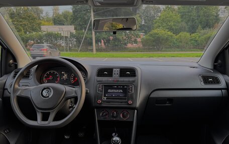 Volkswagen Polo VI (EU Market), 2018 год, 1 075 000 рублей, 24 фотография