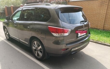 Nissan Pathfinder, 2015 год, 2 200 000 рублей, 2 фотография