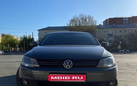 Volkswagen Jetta VI, 2011 год, 980 000 рублей, 3 фотография