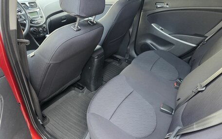 Hyundai Solaris II рестайлинг, 2012 год, 825 000 рублей, 10 фотография