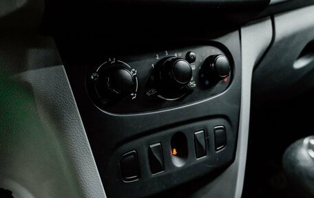 Renault Logan II, 2015 год, 500 000 рублей, 17 фотография