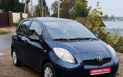 Toyota Yaris III рестайлинг, 2010 год, 750 000 рублей, 1 фотография