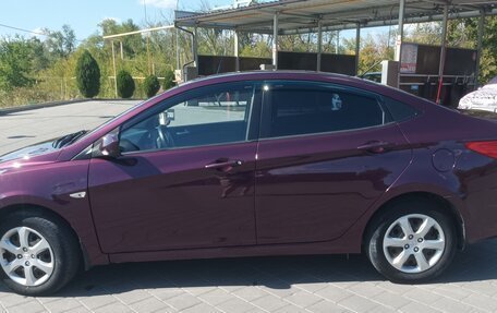 Hyundai Solaris II рестайлинг, 2012 год, 770 000 рублей, 4 фотография