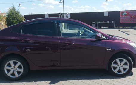 Hyundai Solaris II рестайлинг, 2012 год, 770 000 рублей, 3 фотография