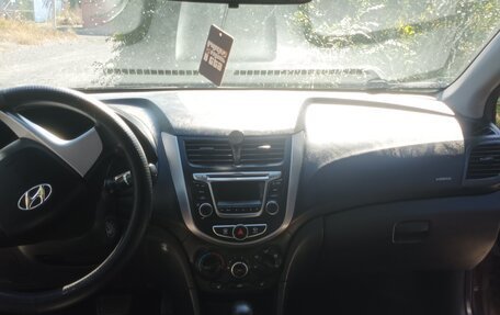 Hyundai Solaris II рестайлинг, 2012 год, 770 000 рублей, 7 фотография