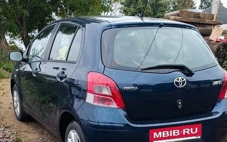 Toyota Yaris III рестайлинг, 2010 год, 750 000 рублей, 7 фотография