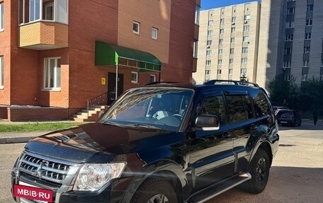 Mitsubishi Pajero IV, 2014 год, 3 450 000 рублей, 2 фотография